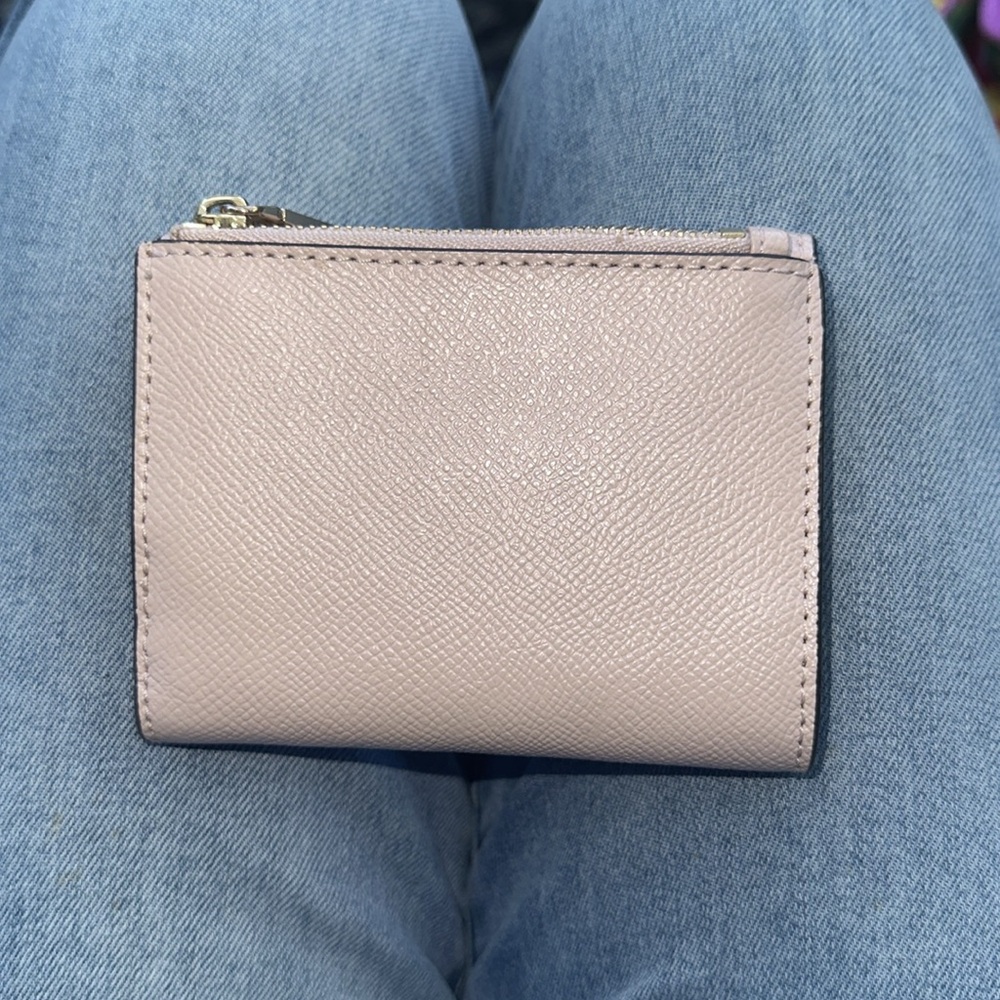 Michael Kors Blush Pink Wallet with gold hardware - Picture 2 of 12